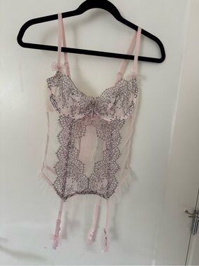 Victorias Secret Chantilly Pink Lace Garter Bustier Bodysuit corset size 36C